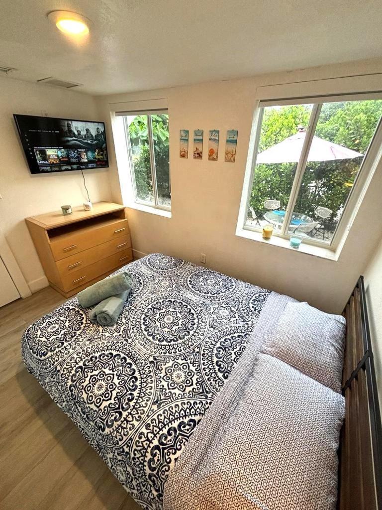 Nice Queen Bedroom - Best Location In - Luggage Storage Service, Parking And Laundry * Miami